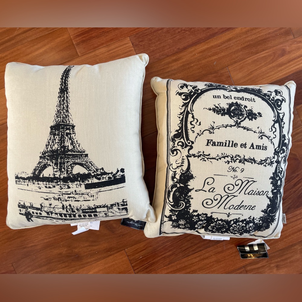 NWT THRO by Marlo Lorenz James Set of 2 Throw Pillows